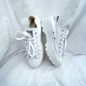 Converse Chuck Taylor All Star Lugged ‘Triple White’- 567680C